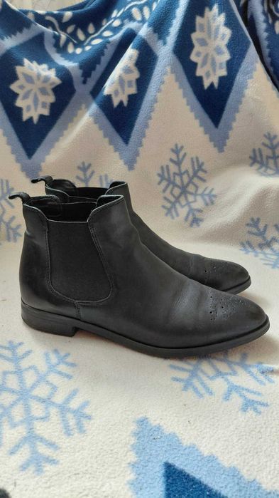 Чорні шкіряні Челсі