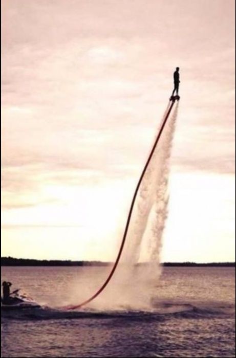 Flyboard deska do latania nad wodą przy pomocy skutera wodnego LATAJ