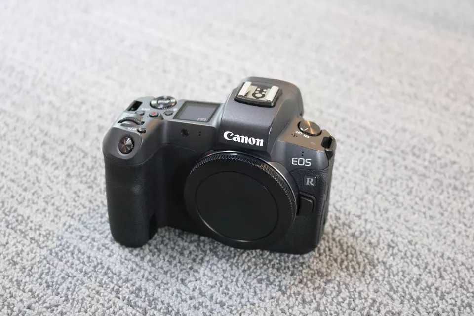 Canon EOS R body (bez obiektywu)