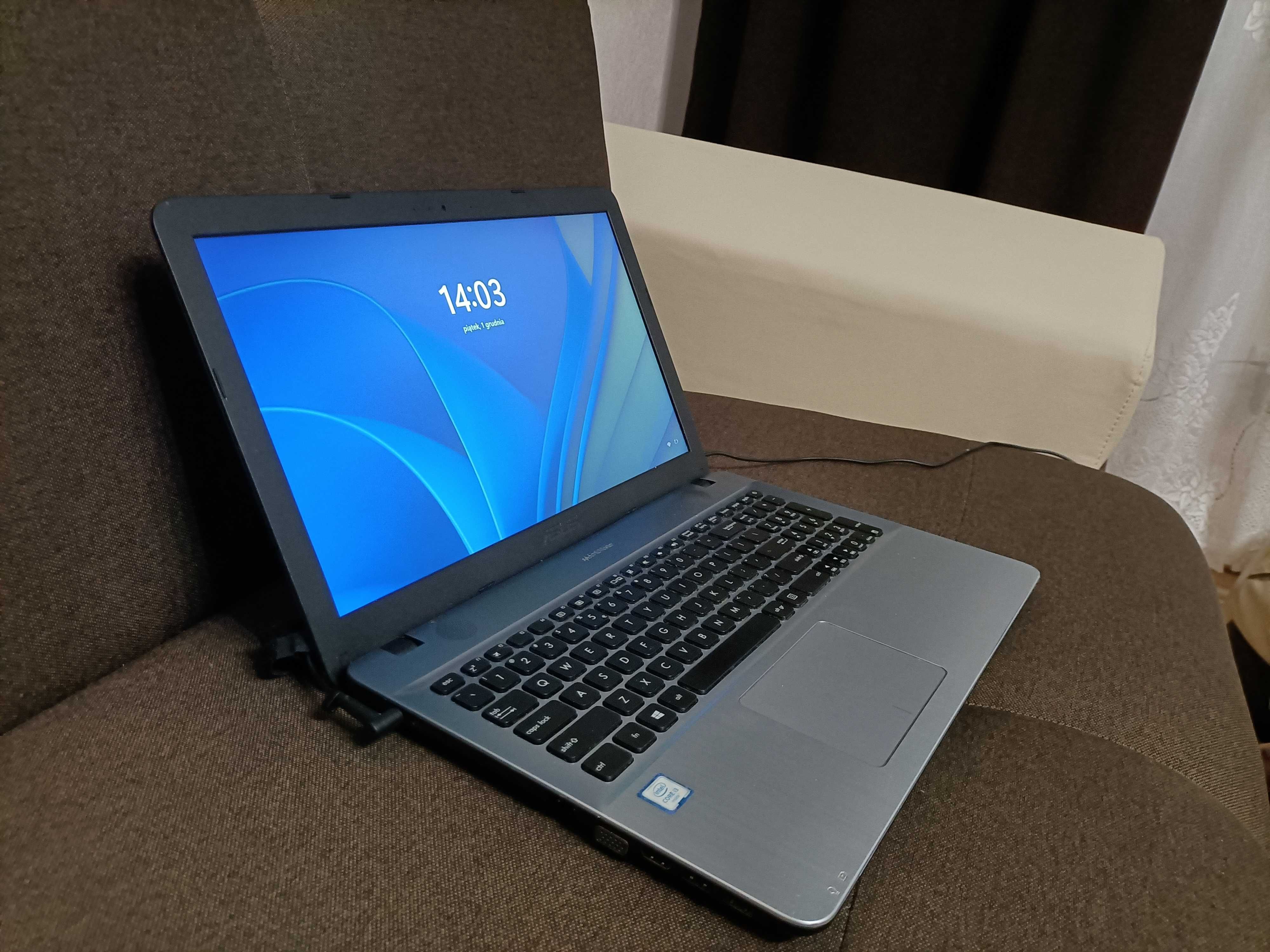 Laptop Asus X541U