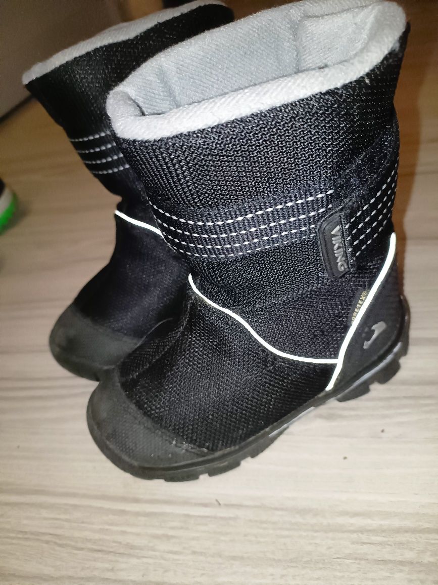 Buty zimowe rozm 24 dla chłopca