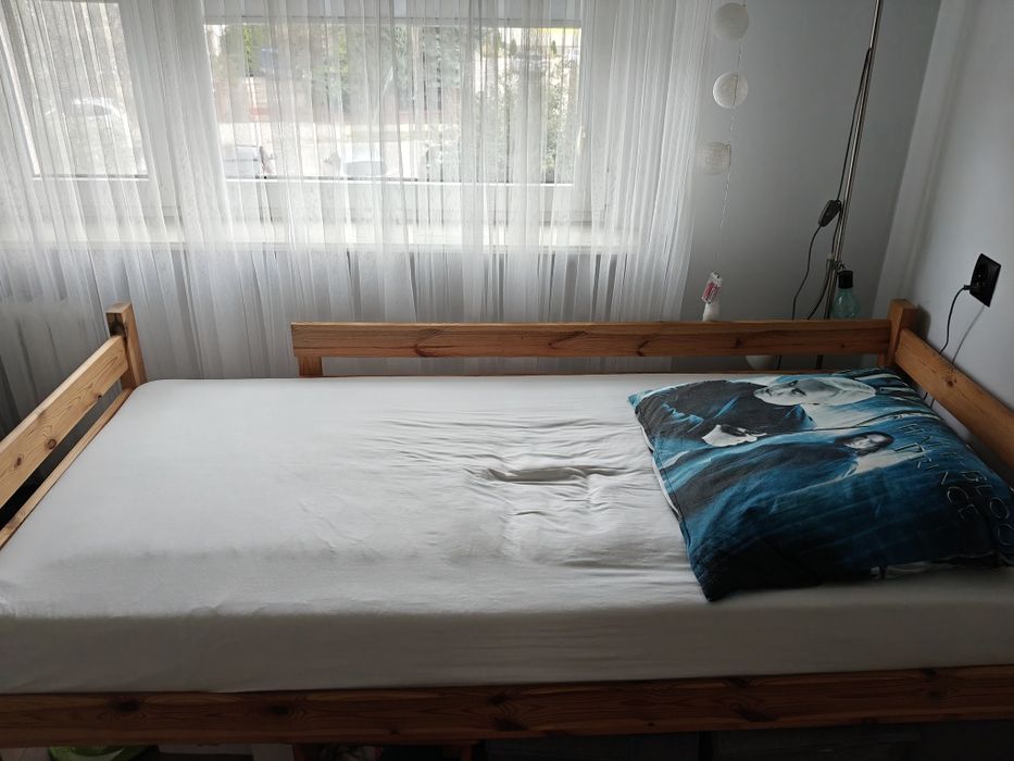 Łóżko drewniane zmateracem