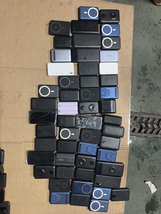 Повербанки  Тільки Опт Є потертості