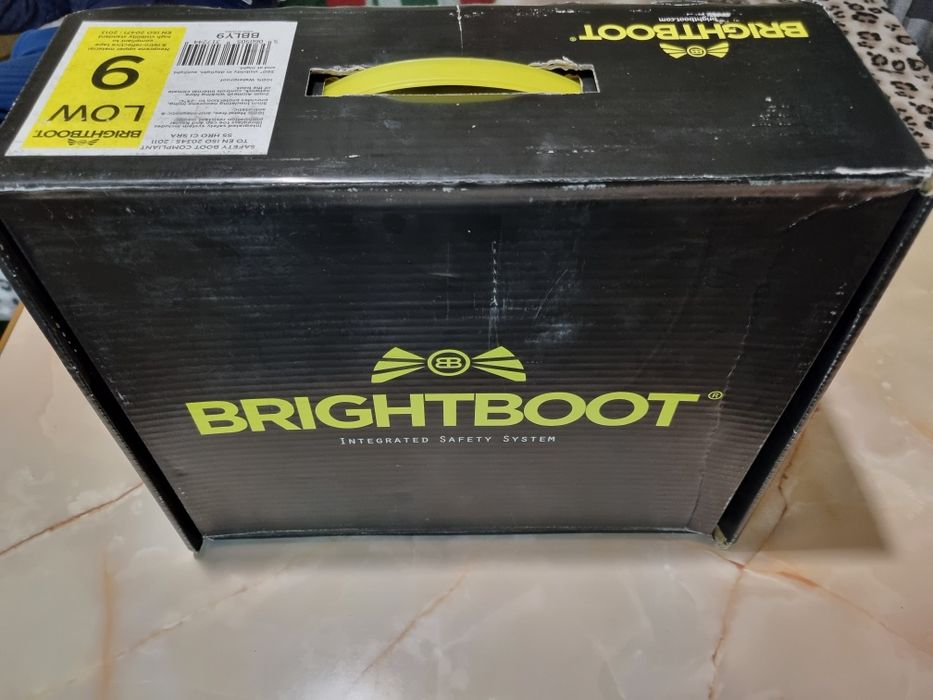 Армоване,маслостійке,токозахисне спец взуття