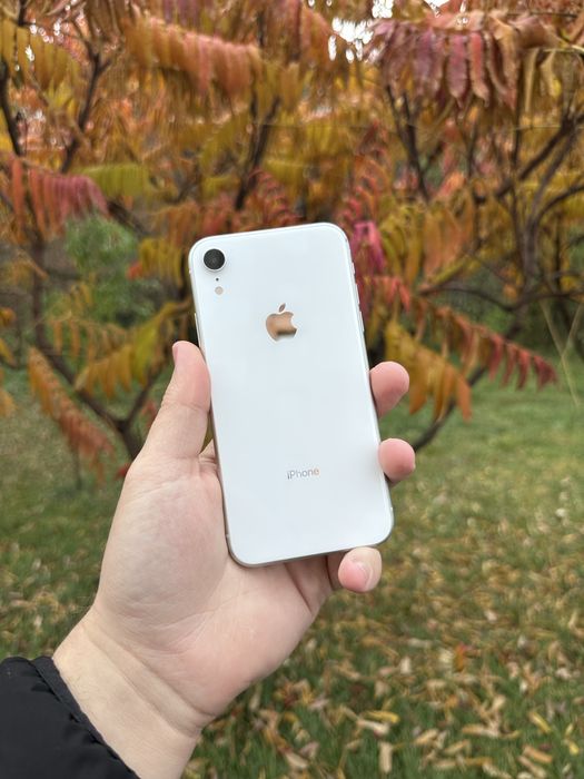 Apple iPhone XR 64GB White