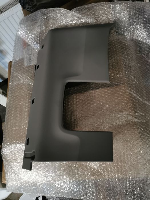 Audi A4 B9 Panel dolny od strony kierowcy