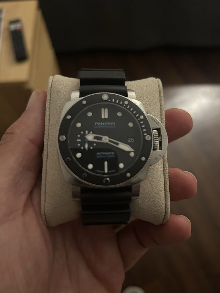 Panerai submersible pam00683