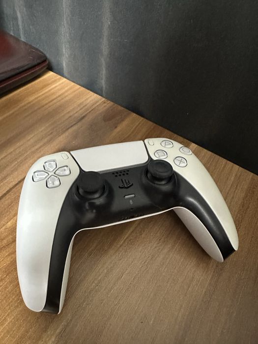 Продаю оригинальный джойстик Sony DualSense для PS5