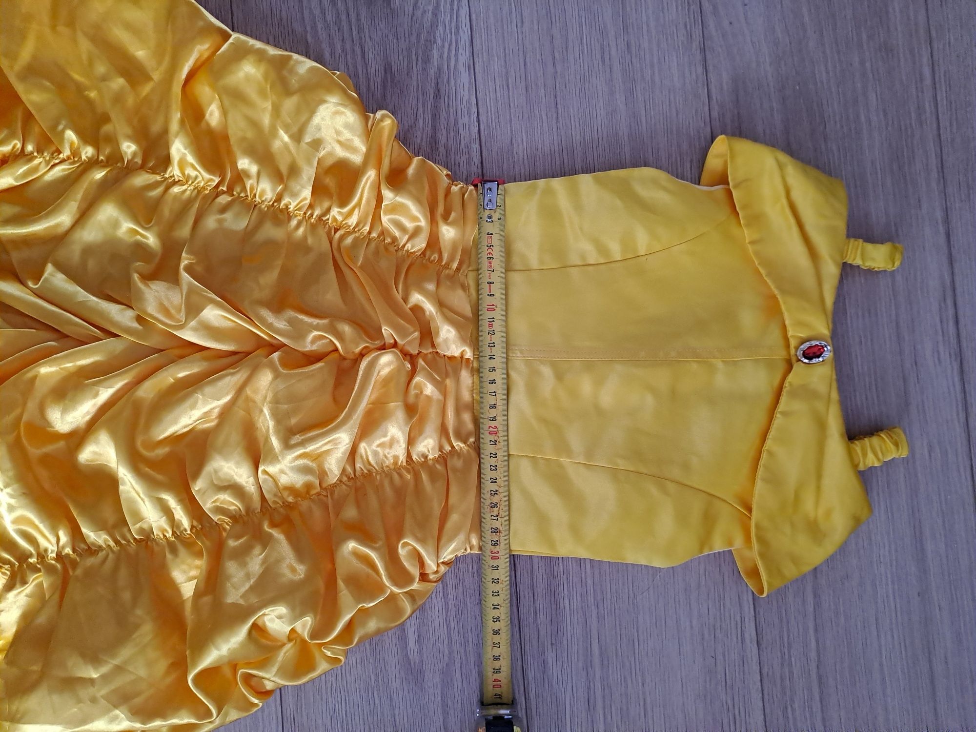 Fato fantasia princesa amarelo para o Carnaval