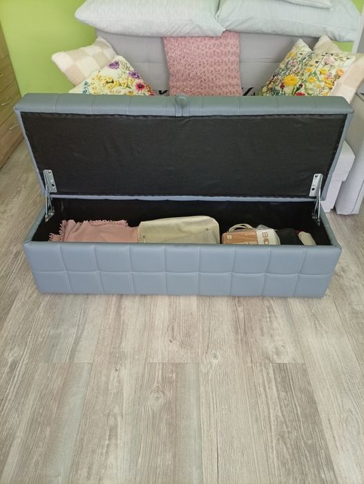 Pufa składana z pojemnikiem