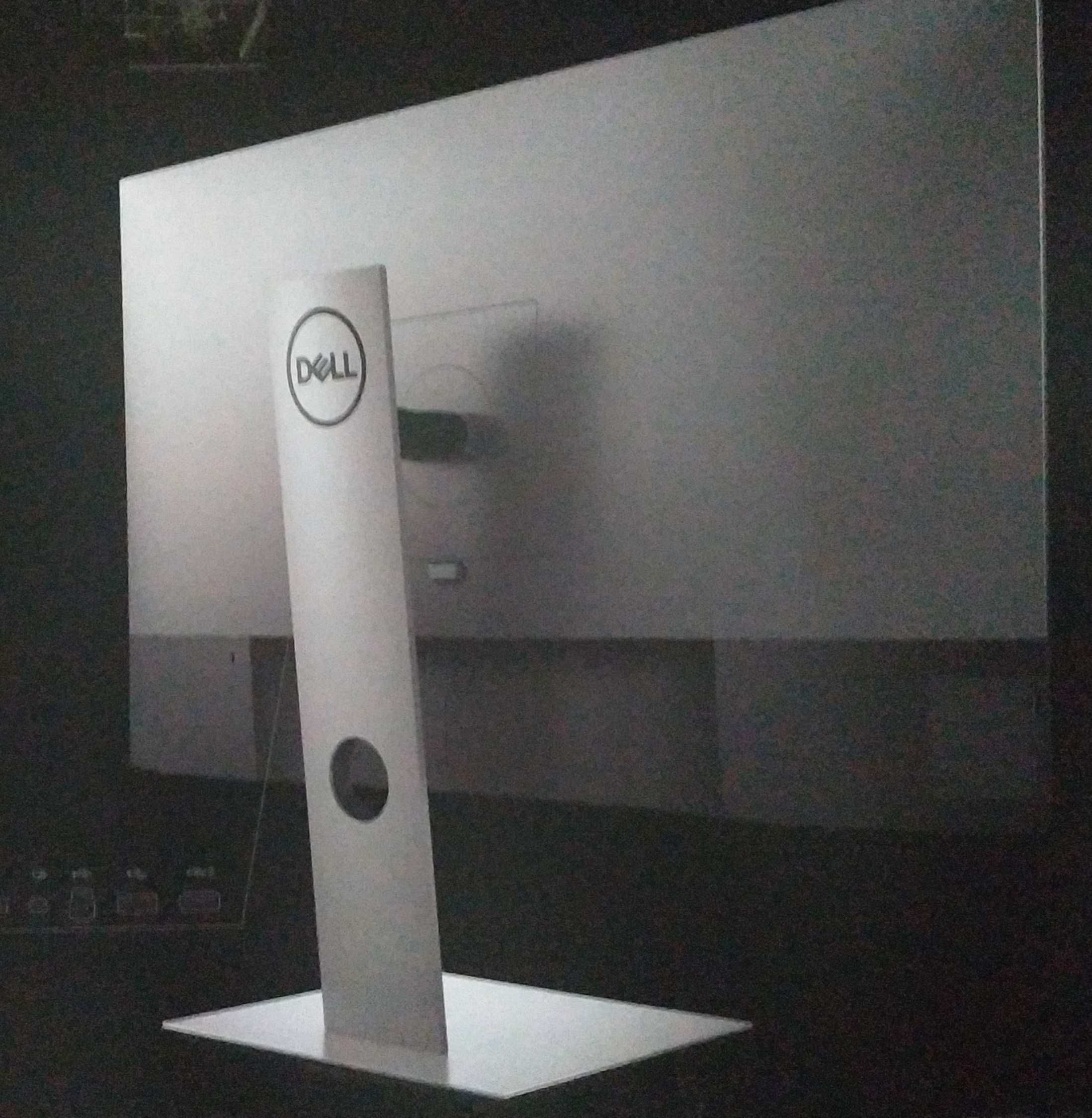 Monitor DELL U2719D, U2722DE