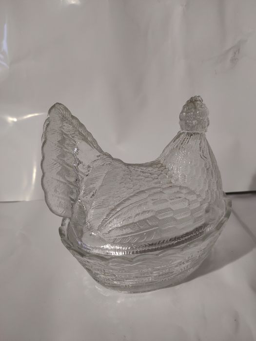 Szklana kura PRL bombonierka