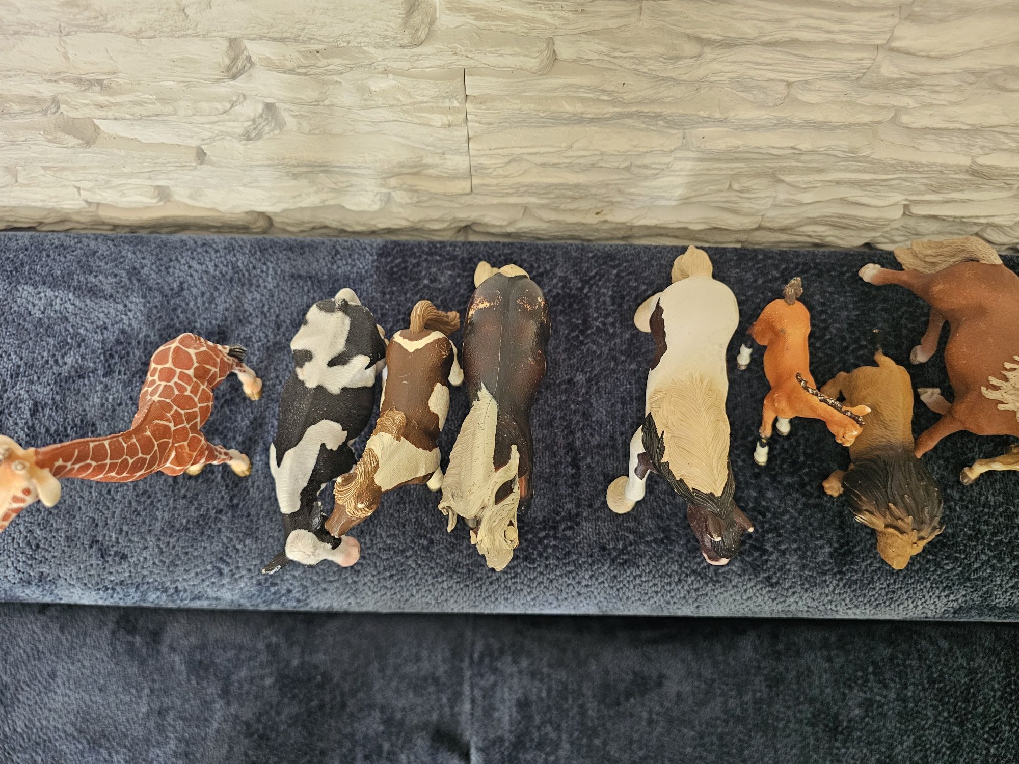 Konie, żyrafa, krowa, lew, byk schleich figurk 12 kompleti