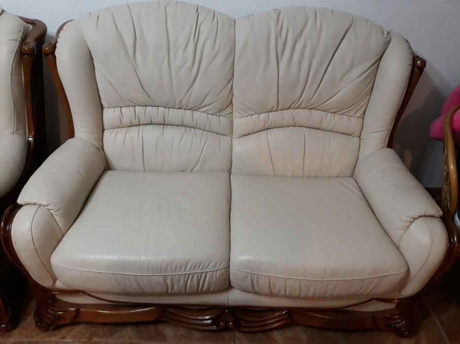 Sofas em pele beje