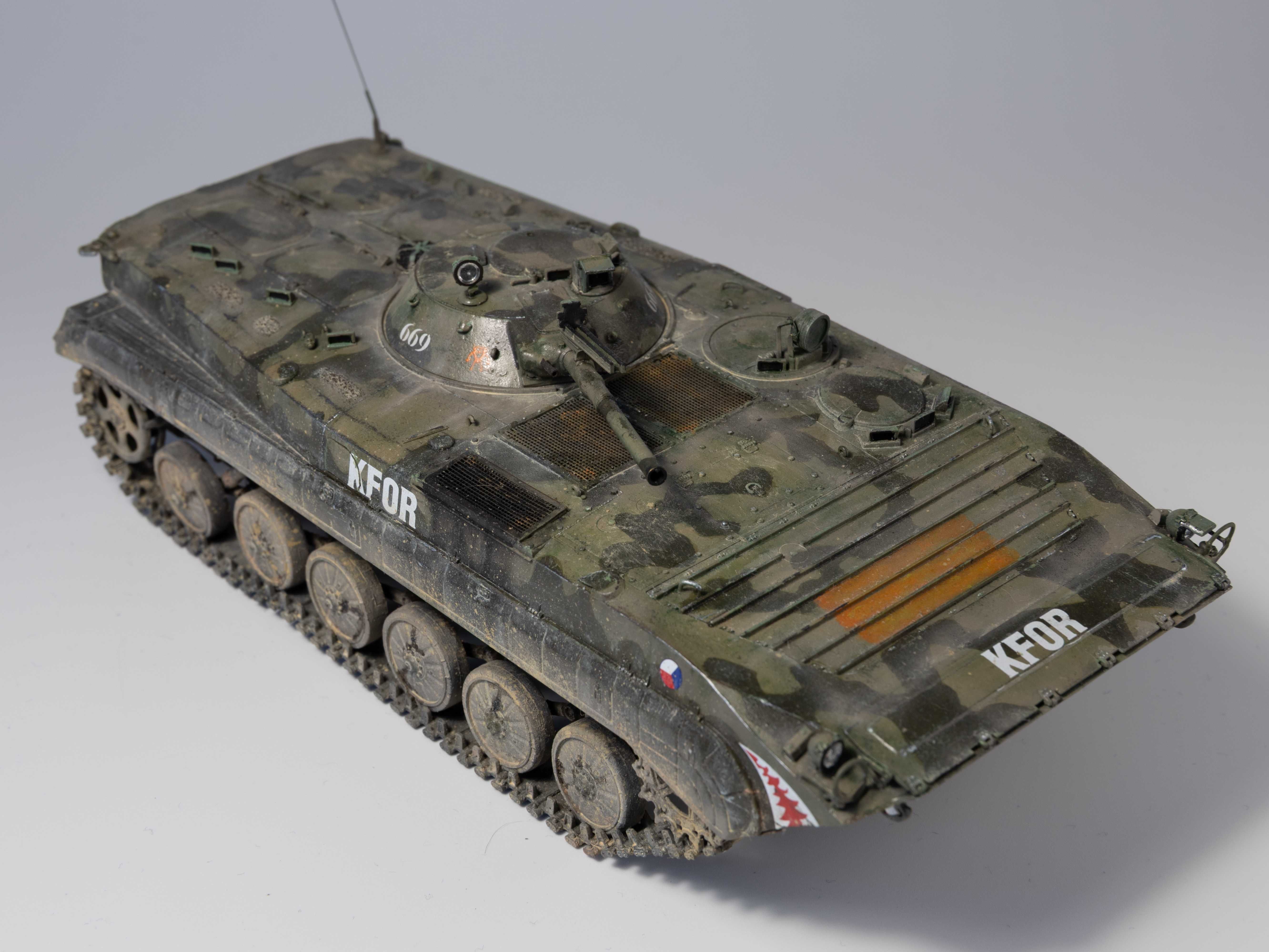 KFOR BMP 1 Trumpeter 1:35