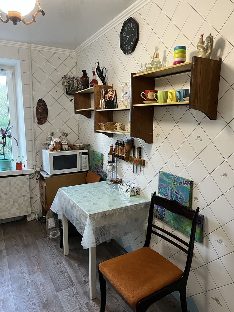 Продаю от хозяина Трехкомнатную квартиру чешка Соляные