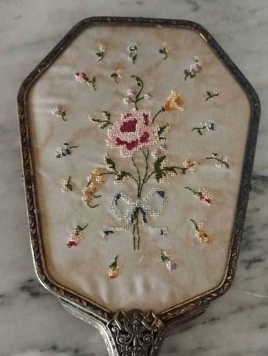 Espelho de mão Filigrana Dourada Vintage