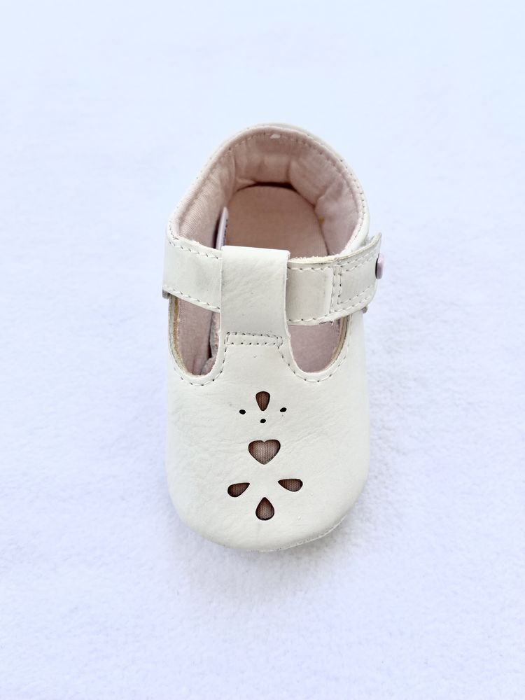 Первые нарядные туфельки Mothercare размер EU18(UK2) и EU19(UK3)