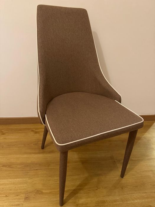 Conjunto Mesa de jantar e 4 cadeiras