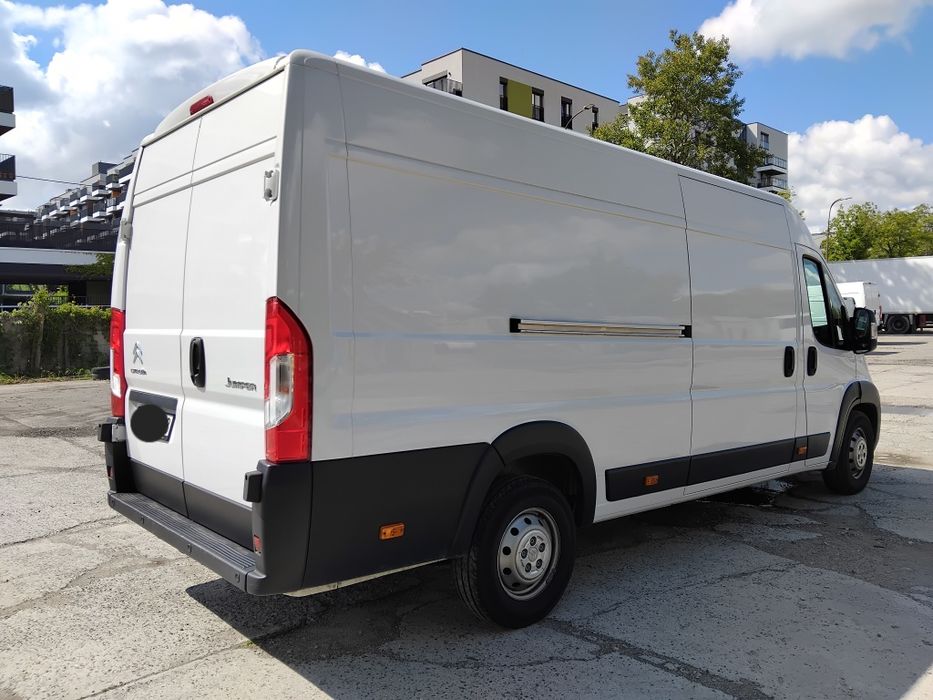 Wynajem lub wypożyczenie auta dostawczego busa L4H2 Citroen Jumper