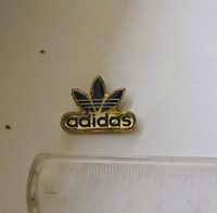 Adidas przypinka