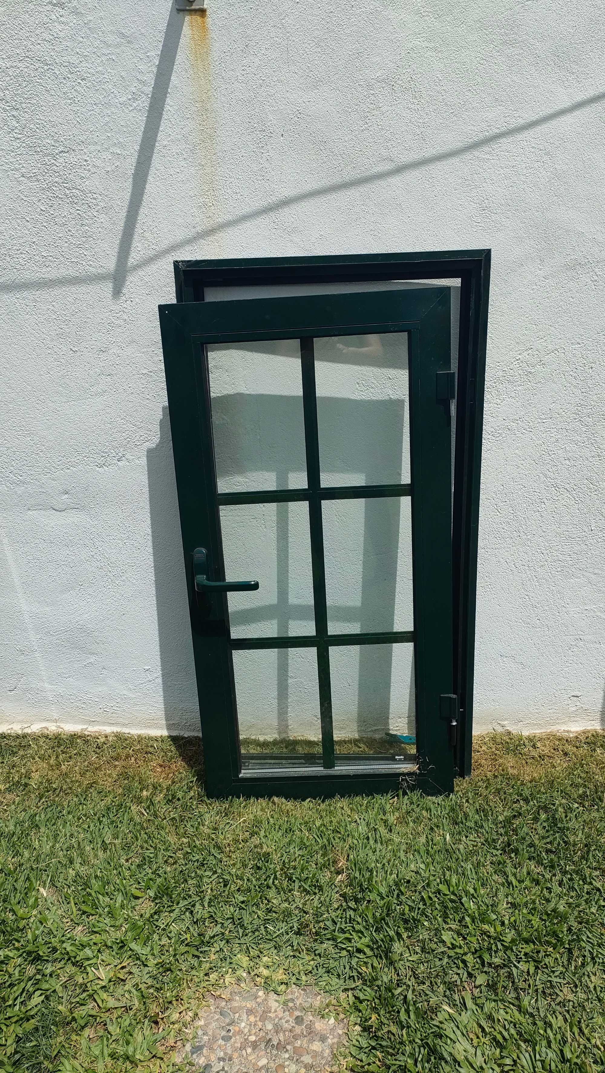 Vendo portas e janelas alumínio com vidro duplo