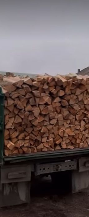 Продаємо дрова твердих порід по 1300 грн за куб. Є доставка.