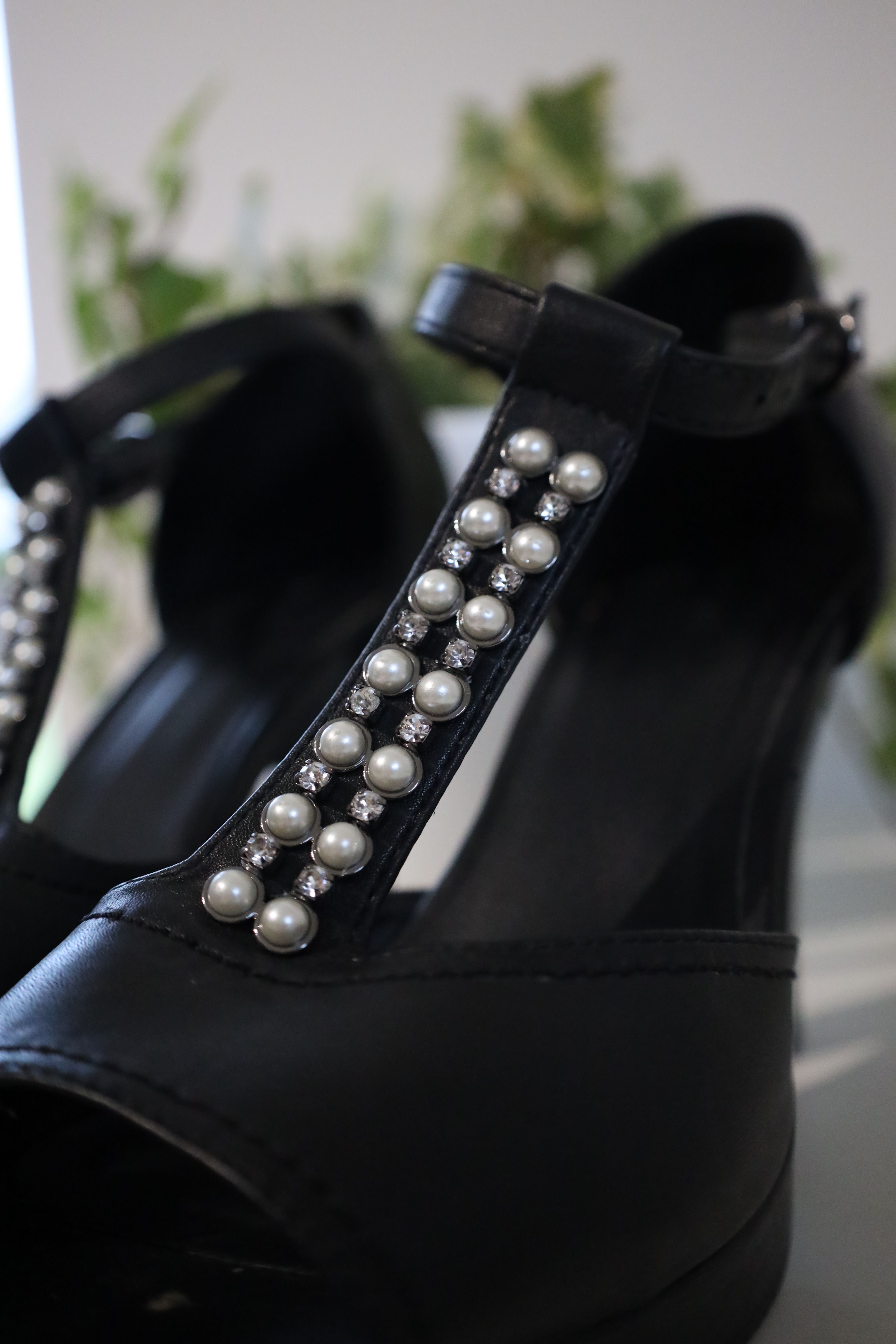 Szpilki eleganckie z perełkami buty na obcasie 39 sandały na obcasie