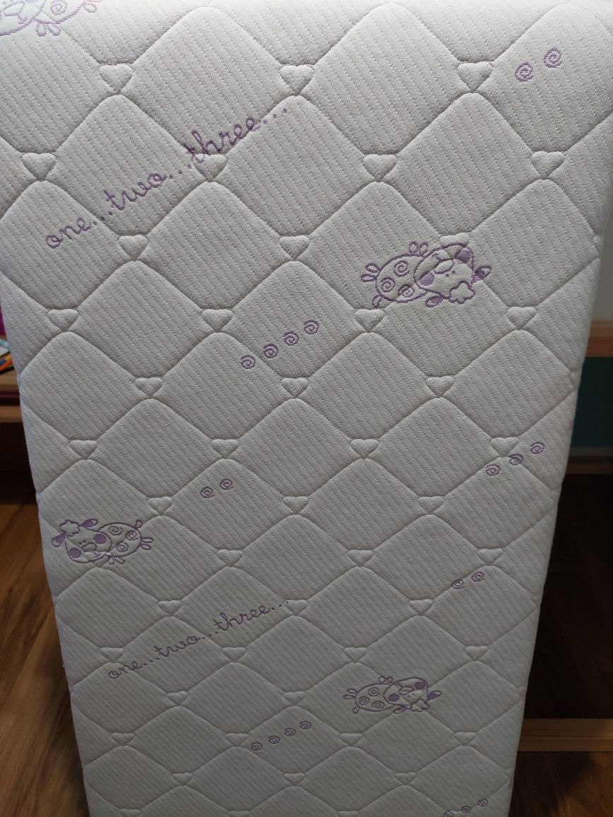 Materac do łóżeczka 60×120 + gratisy