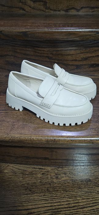 Mokasyny Stradivarius r. 37