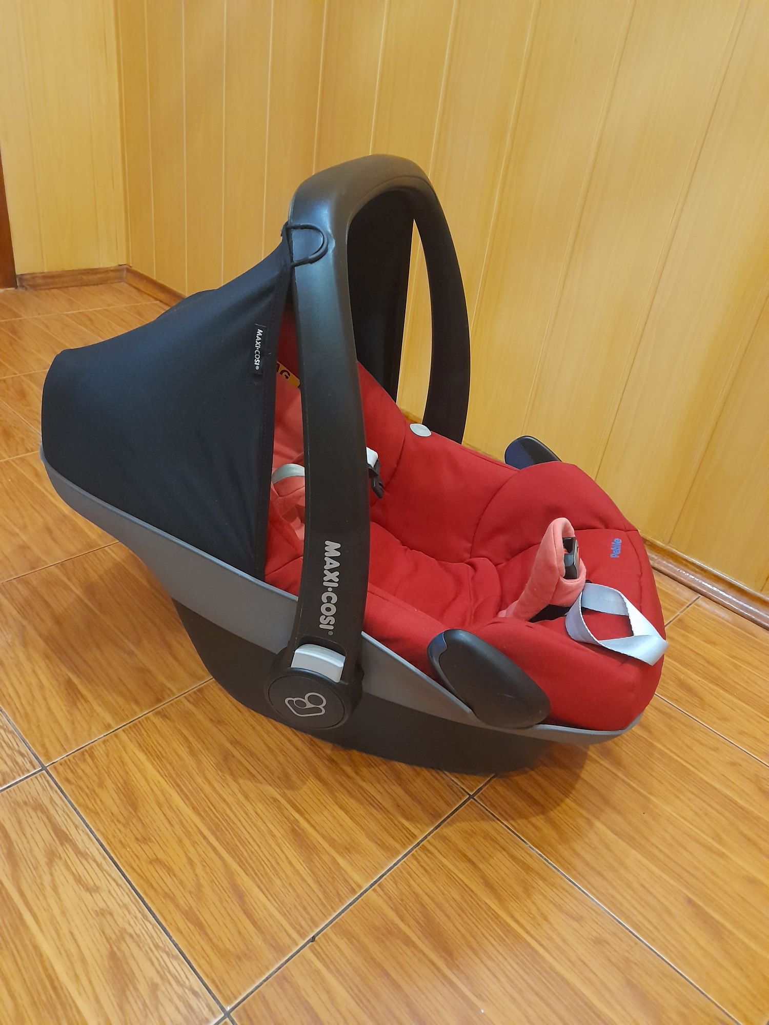 Продам автолюльку Maxi Cosi Pebble