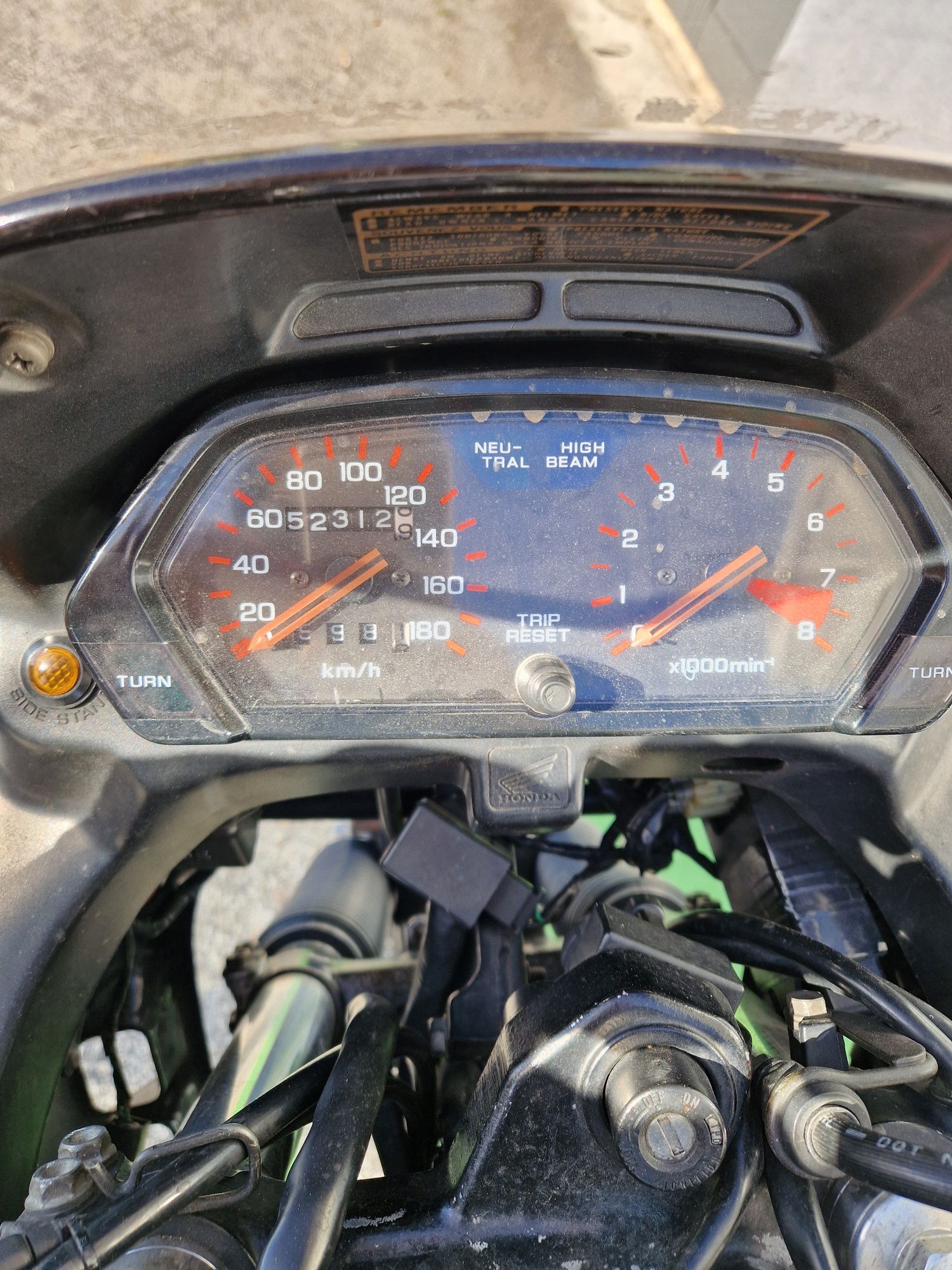 Honda nx 650 só Gasolina e andar