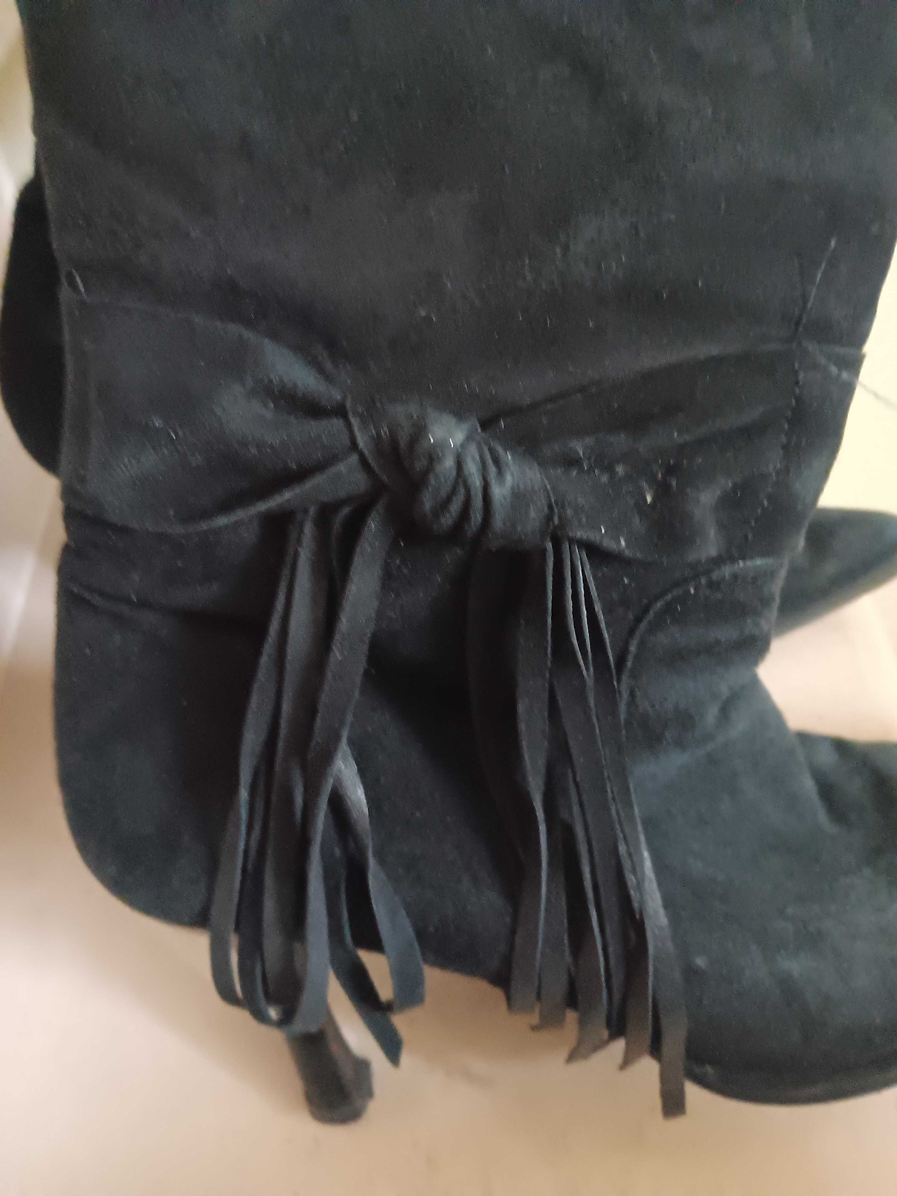 Botas pretas senhora salto fininho