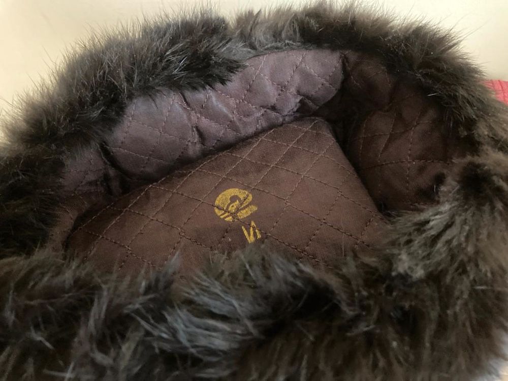 Piękna stylowa czapka na zimę - prawdziwa skóra