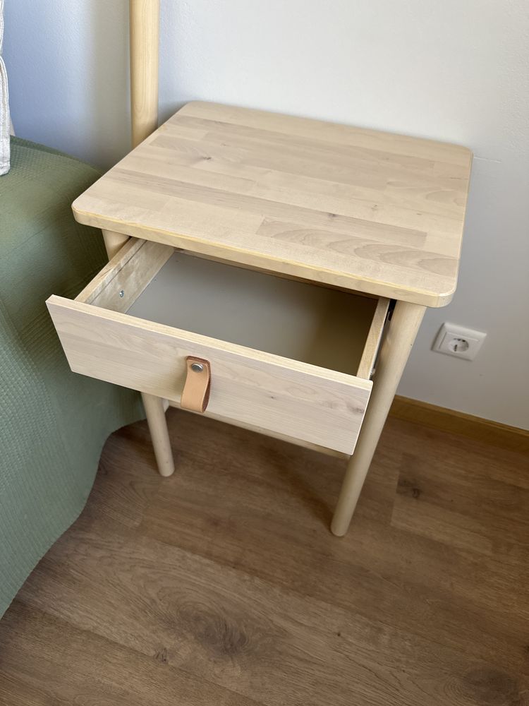 Conjunto cama casal e mesas de cabeceira IKEA BJÖRKSNÄS