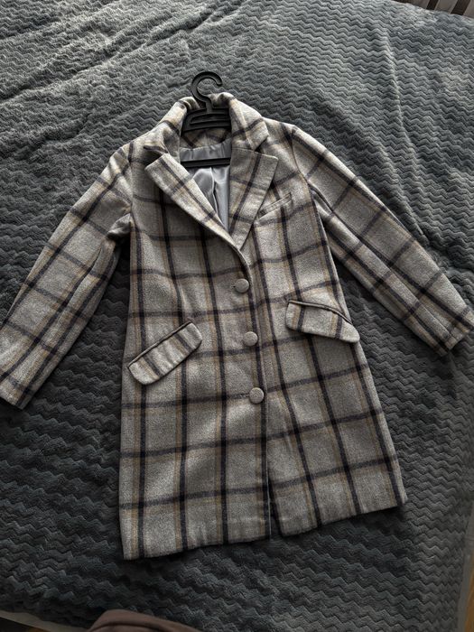 Продам пальто в клітинку