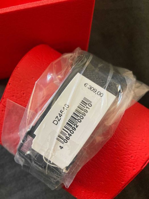 Relogio Diesel Mega Chief DZ4548 - NOVO