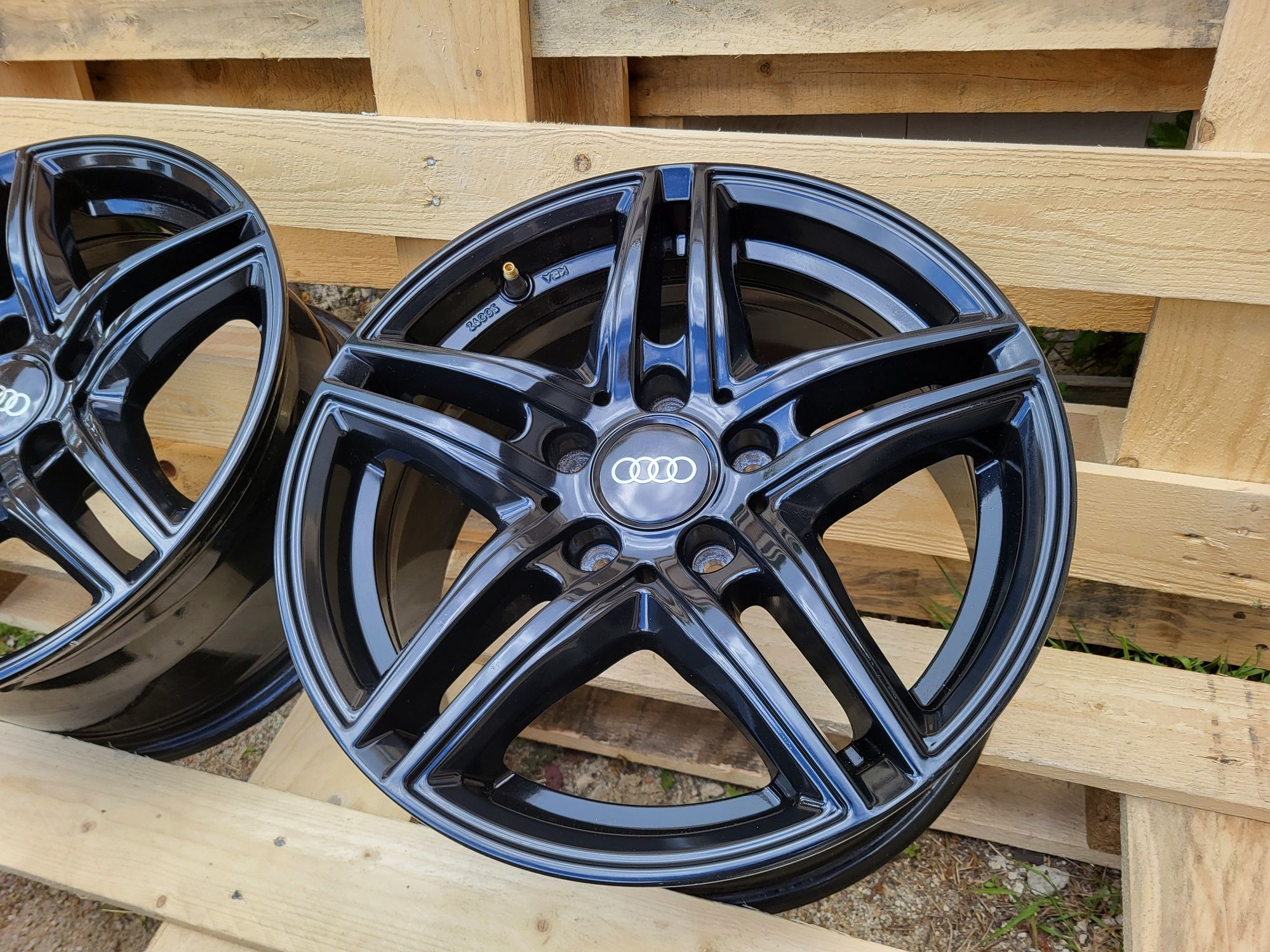 [528] Felgi aluminiowe 16 Cali 5x112 7,5J Audi VW Mercedes Borbet