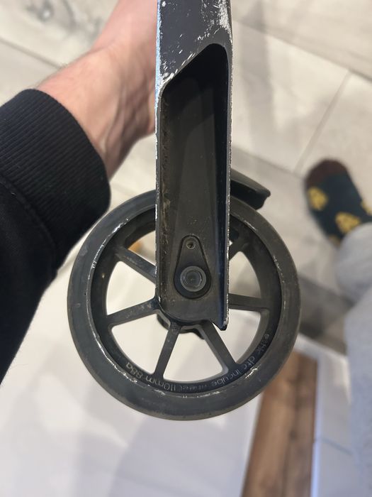 Hulajnoga wyczynowa | Na czesci rowniez