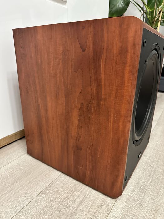 Subwoofer Magnat Sub301a 220W 30 cm stan BDB