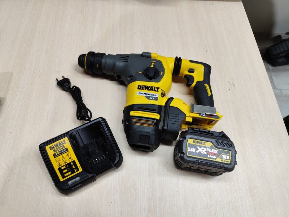 DeWal DCH 334 безщітковий потужний акумуляторний перфоратор Деволт ори