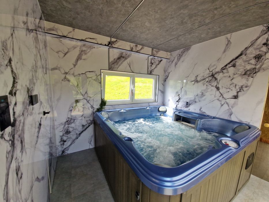 Sauna jacuzzi tężnia spa