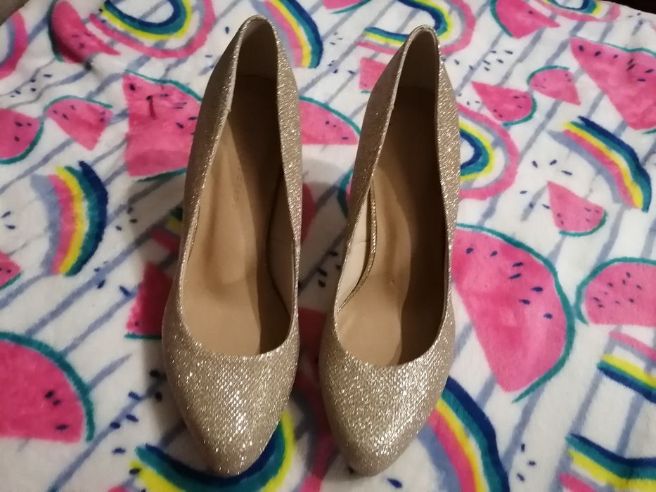 Нарядные женские (цвет золотистый металлик туфли) M&S 38 р. на каблуке
