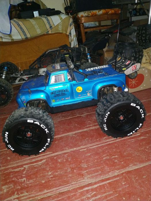 Продам радиоуправляемую модель ARRMA Outcast
