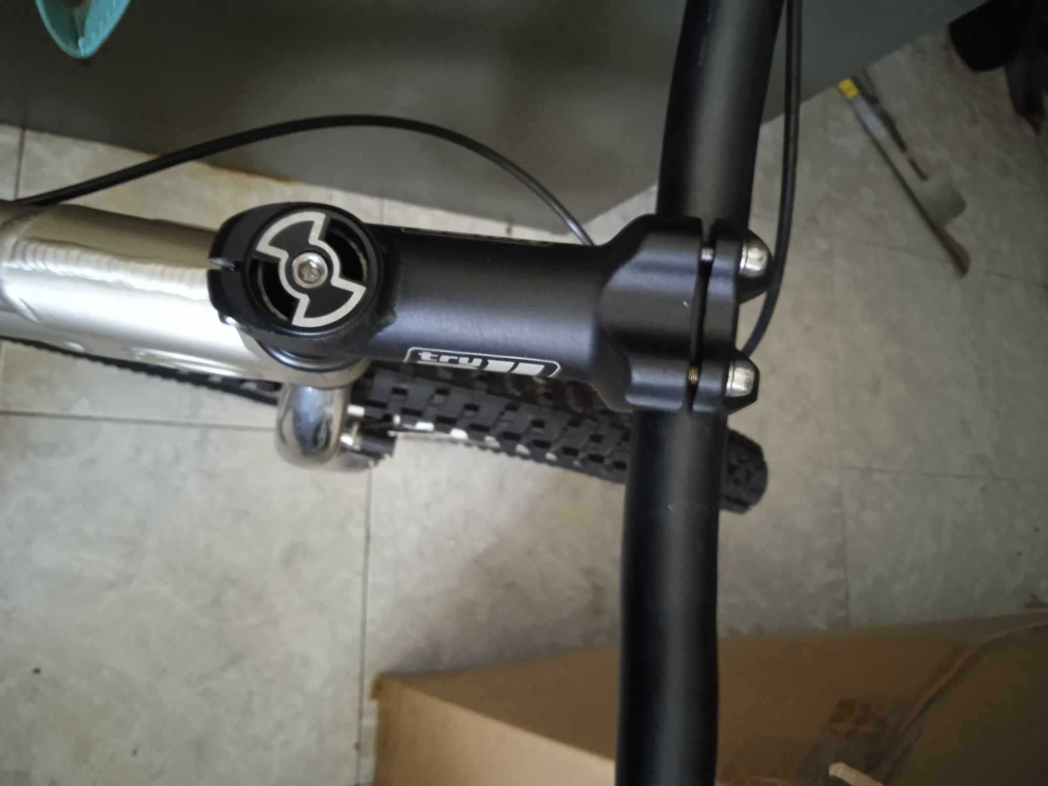 Bicicleta de trial Yaabaa nova.