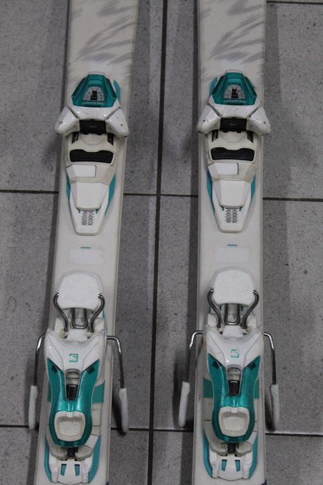 Narty SALOMON LONI 144 cm + wiązania SALOMON