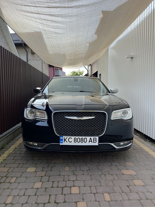 Продам Chrysler 300c 2016