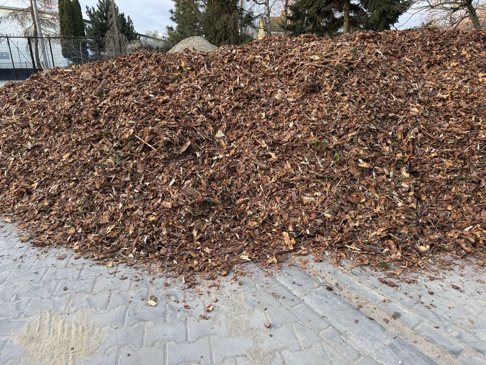 ziemia ogrodowa czarnoziem humus pod trawę trawnik kora