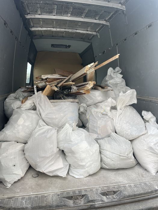 Вывоз строительного муссора, хлама, веток. Авто Renault Master