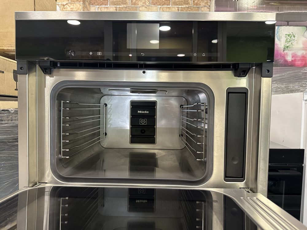 Комплект Miele:Духова шафа-пароварка DGC 6660 + пароварка-НВЧ DGM 6600